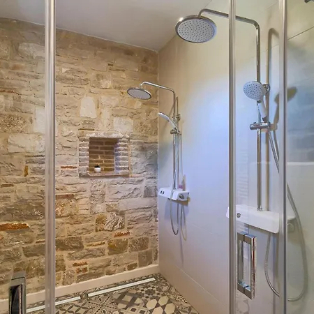 Holiday home Eterna Pula