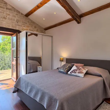 Holiday home Eterna Pula